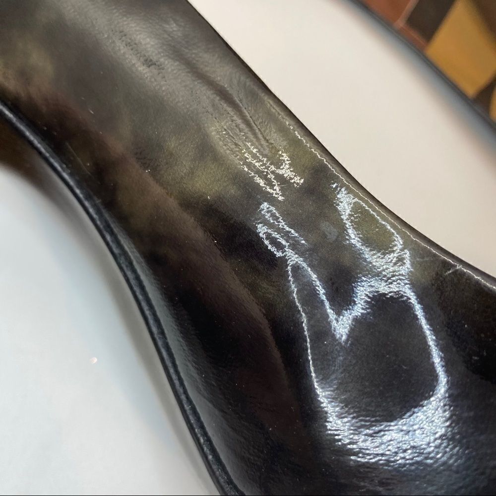Stuart Weitzman almond toe patent leather pump - Picture 6 of 8